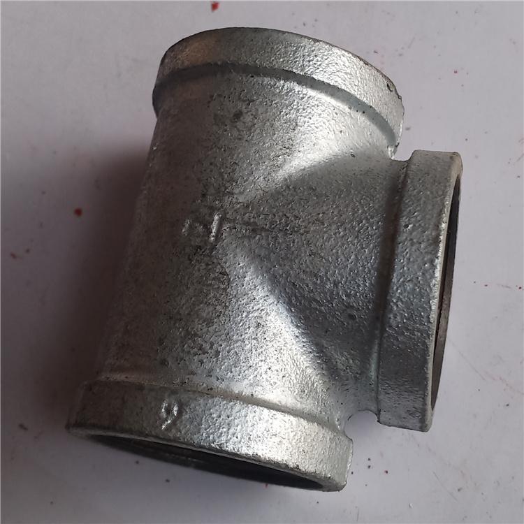 厂家批发镀锌螺纹正三通 水暖管件等径三通 给水排水管件铸铁三通